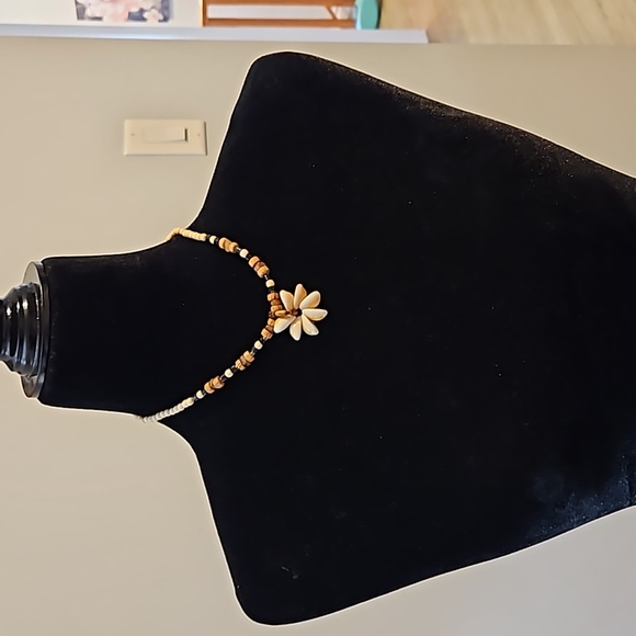 #0094 Seashell flower necklace wood beads - Picture 1 of 6